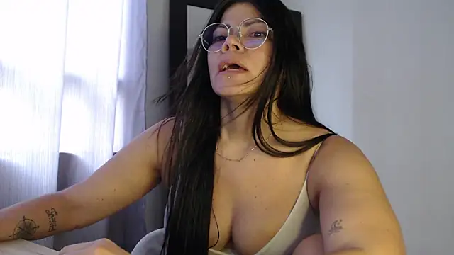 Snapshot of cristal_sexybody chatting on February 2025 09:40:01 PM cristal sexybody online show from February 2025 09:40:01 PM