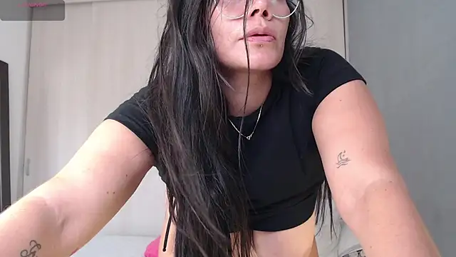 Snapshot of cristal_sexybody chatting on September 2025 03:41:02 PM cristal sexybody online show from September 2025 03:41:02 PM