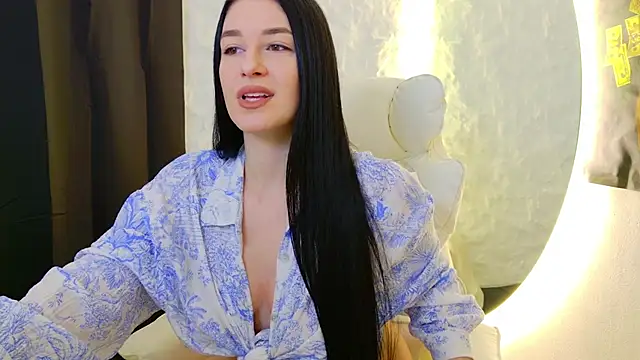 moniqque online show from October 2025 04:56:01 AM