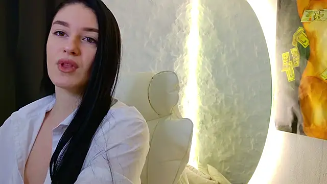 moniqque online show from October 2025 04:47:02 AM