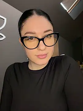 moniqque online show from November 2025 07:01:01 AM