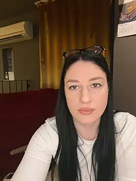 moniqque online show from December 2025 05:42:01 AM