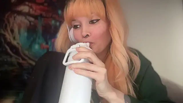 Snapshot of FRRANNKIE chatting on March 2026 05:08:02 AM FRRANNKIE online show from March 2026 05:08:02 AM