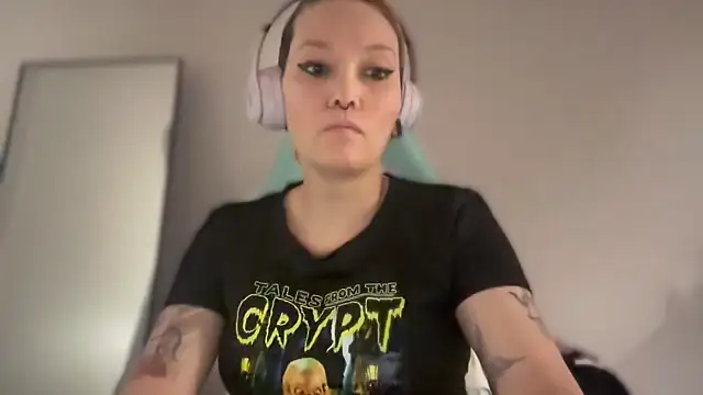 Snapshot of FRRANNKIE chatting on February 2026 08:08:01 PM FRRANNKIE online show from February 2026 08:08:01 PM