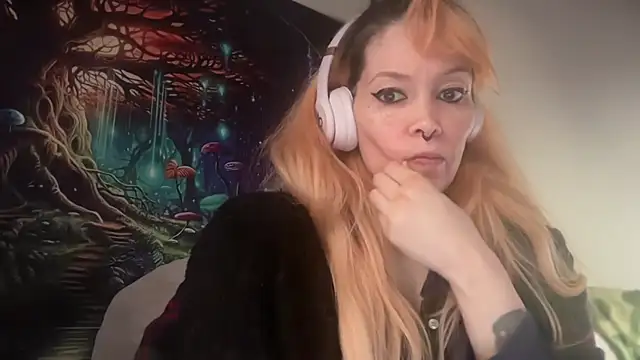 Snapshot of FRRANNKIE chatting on February 2026 06:40:02 PM FRRANNKIE online show from February 2026 06:40:02 PM