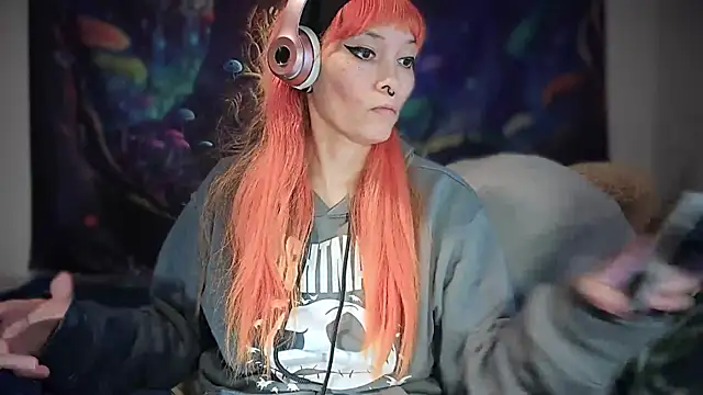 Snapshot of FRRANNKIE chatting on November 2025 08:02:01 PM FRRANNKIE online show from November 2025 08:02:01 PM