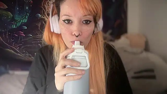 Snapshot of FRRANNKIE chatting on February 2026 03:56:01 PM FRRANNKIE online show from February 2026 03:56:01 PM