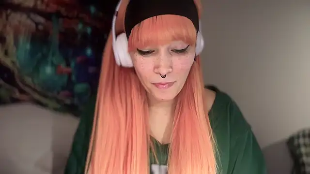 Snapshot of FRRANNKIE chatting on February 2026 07:00:01 PM FRRANNKIE online show from February 2026 07:00:01 PM