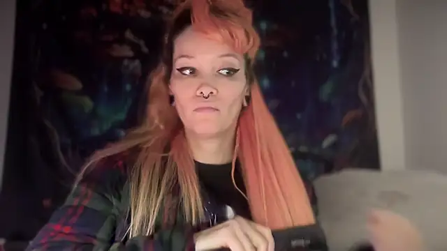 Snapshot of FRRANNKIE chatting on January 2026 12:56:02 PM FRRANNKIE online show from January 2026 12:56:02 PM