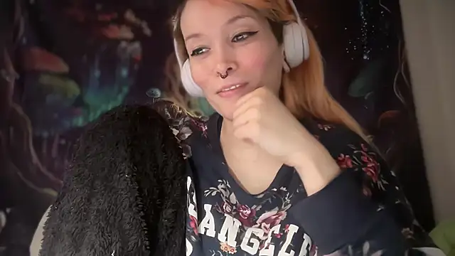 Snapshot of FRRANNKIE chatting on February 2026 03:18:01 AM FRRANNKIE online show from February 2026 03:18:01 AM