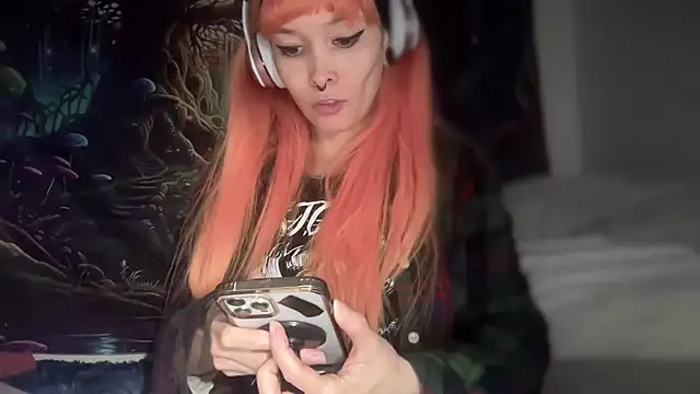 Snapshot of FRRANNKIE chatting on December 2025 02:21:02 PM FRRANNKIE online show from December 2025 02:21:02 PM