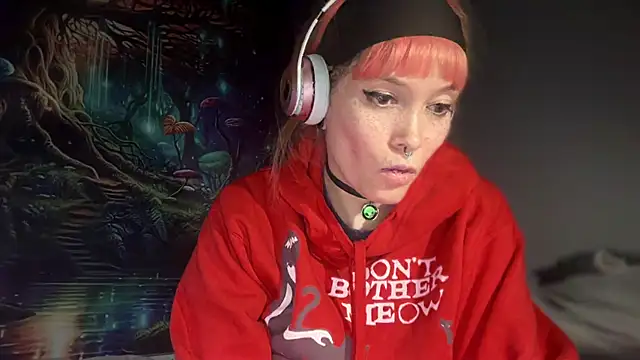 Snapshot of FRRANNKIE chatting on December 2025 02:22:02 AM FRRANNKIE online show from December 2025 02:22:02 AM