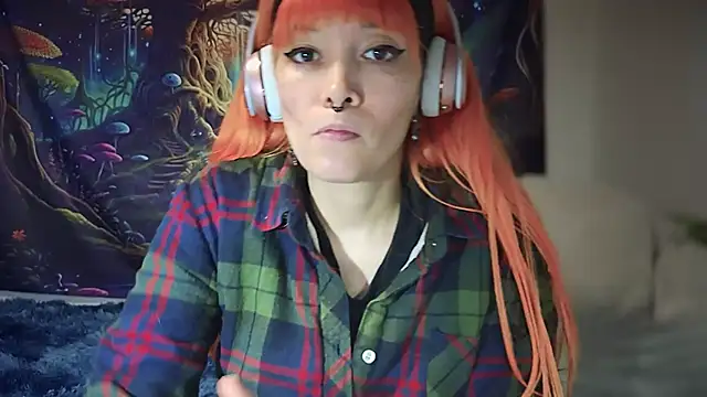 Snapshot of FRRANNKIE chatting on November 2025 01:15:02 AM FRRANNKIE online show from November 2025 01:15:02 AM