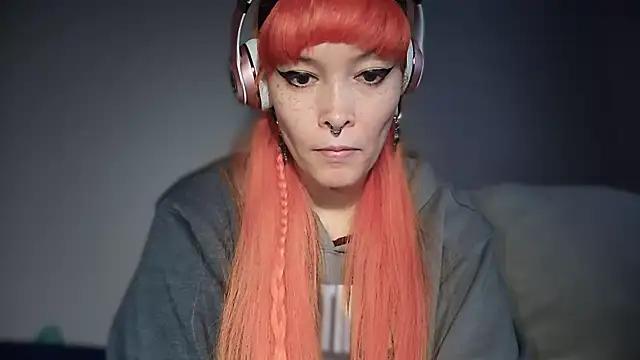 Snapshot of FRRANNKIE chatting on October 2025 05:14:02 PM FRRANNKIE online show from October 2025 05:14:02 PM