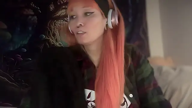 Snapshot of FRRANNKIE chatting on December 2025 02:52:02 PM FRRANNKIE online show from December 2025 02:52:02 PM