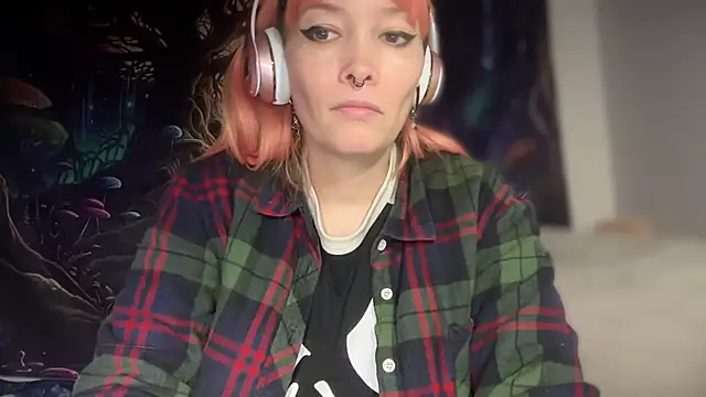 Snapshot of FRRANNKIE chatting on December 2025 12:20:02 PM FRRANNKIE online show from December 2025 12:20:02 PM