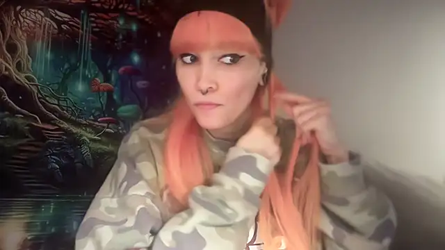 Snapshot of FRRANNKIE chatting on February 2026 12:58:02 PM FRRANNKIE online show from February 2026 12:58:02 PM