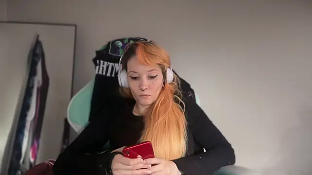 Snapshot of FRRANNKIE chatting on February 2026 11:34:01 AM FRRANNKIE online show from February 2026 11:34:01 AM