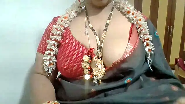 Snapshot of archanatelugu9 chatting on July 2026 06:52:02 PM archanatelugu9 online show from July 2026 06:52:02 PM