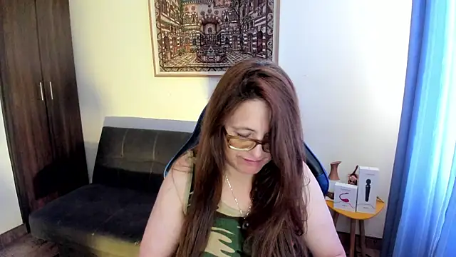 Ivette Shaira online show from April 2026 01:01:02 PM