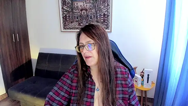 Ivette Shaira online show from April 2026 01:24:02 PM