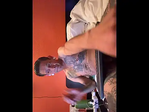 LB Living online show from November 2025 09:46:02 AM