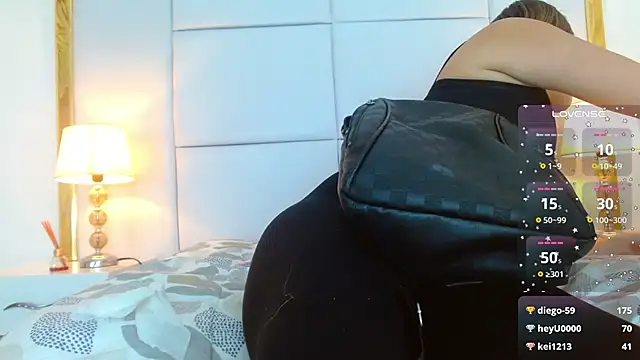 Snapshot of samanta_harriss1 chatting on December 2024 06:14:01 PM samanta harriss1 online show from December 2024 06:14:01 PM