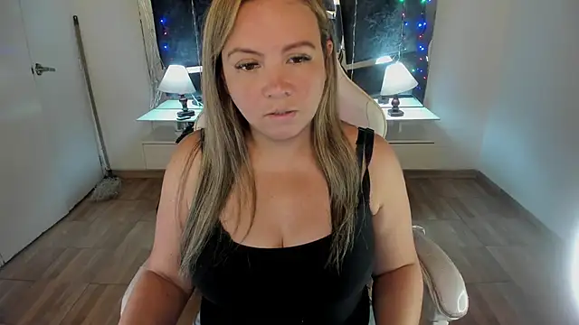 Snapshot of victoria_rosse520 chatting on March 2025 09:15:02 PM victoria rosse520 online show from March 2025 09:15:02 PM