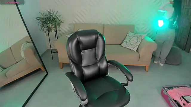 MileyCruz  online show from February 2026 09:56:02 PM