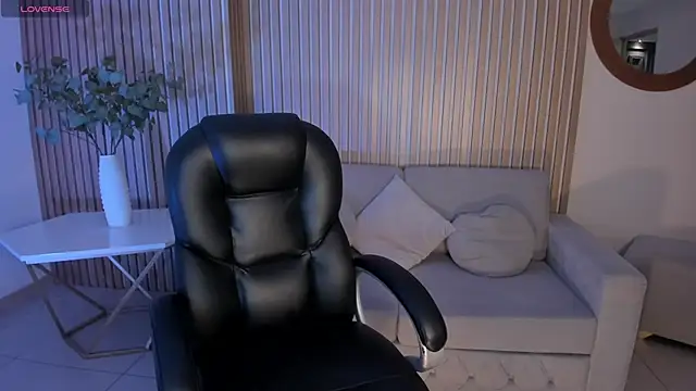 Snapshot of DannaCruz chatting on October 2025 07:27:02 PM DannaCruz online show from October 2025 07:27:02 PM