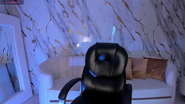 Snapshot of DannaCruz chatting on November 2025 07:52:02 PM DannaCruz online show from November 2025 07:52:02 PM