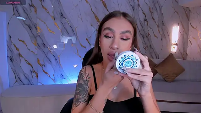 Snapshot of DannaCruz chatting on November 2025 07:28:01 PM DannaCruz online show from November 2025 07:28:01 PM