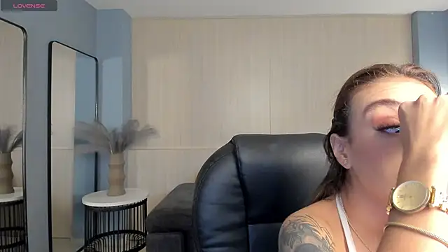 Snapshot of DannaCruz chatting on September 2025 10:55:02 AM DannaCruz online show from September 2025 10:55:02 AM