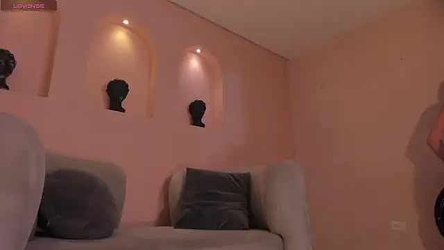 Snapshot of BiancaPierce chatting on February 2026 12:01:02 PM BiancaPierce online show from February 2026 12:01:02 PM