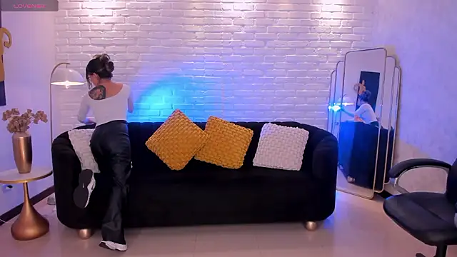 Snapshot of BiancaPierce chatting on February 2026 12:48:02 PM BiancaPierce online show from February 2026 12:48:02 PM