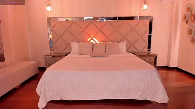 BiancaPierce online show from December 2025 12:00:01 PM