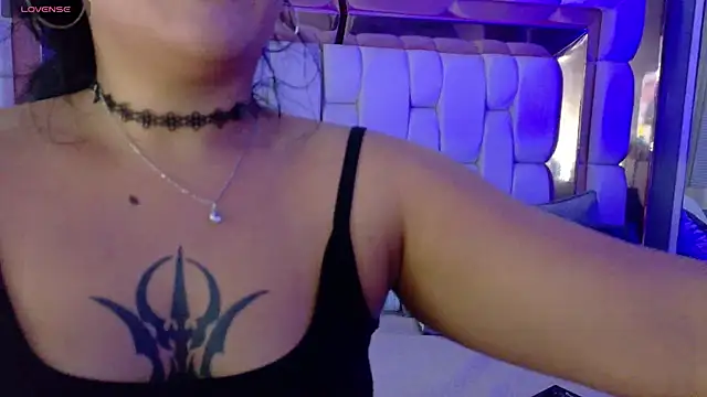 valkiria moore online show from November 2025 08:02:02 PM