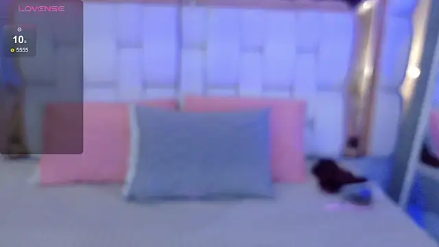 valkiria moore online show from March 2026 08:02:01 PM