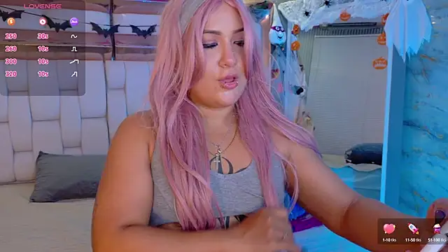 valkiria moore online show from October 2025 08:10:02 PM