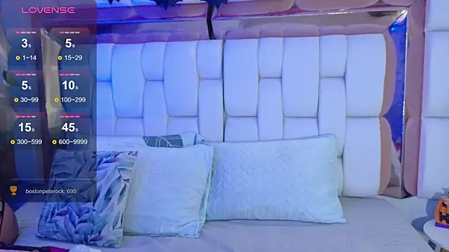 valkiria moore online show from October 2025 07:49:01 PM