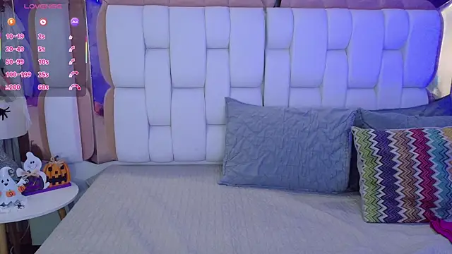 valkiria moore online show from October 2025 08:17:02 PM