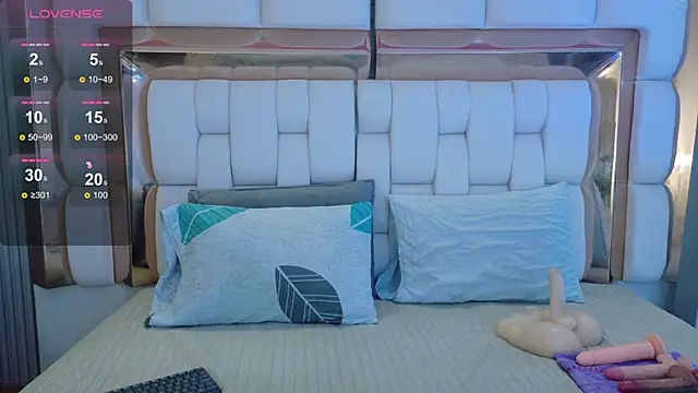 valkiria moore online show from February 2026 08:06:01 PM