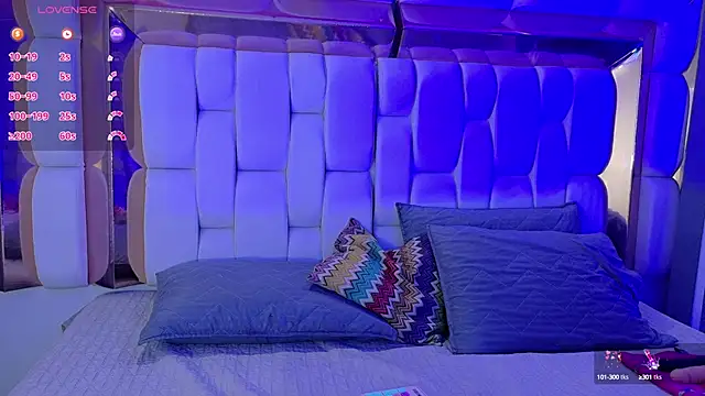 valkiria moore online show from October 2025 09:40:01 PM