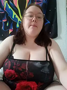 Sexycurvyemilyy online show from April 2026 02:01:05 PM