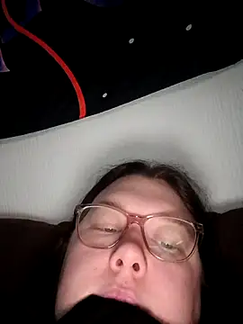 Sexycurvyemilyy online show from February 2026 04:14:01 PM