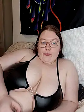 Sexycurvyemilyy online show from March 2026 08:32:01 PM