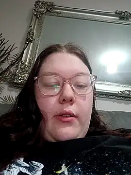 Sexycurvyemilyy online show from November 2025 06:41:02 PM