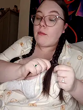 Sexycurvyemilyy online show from March 2026 09:11:01 PM