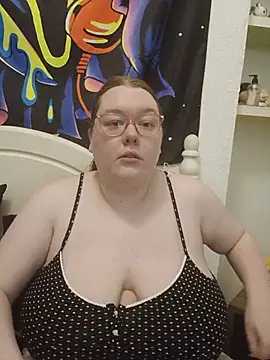 Snapshot of Sexycurvyemilyy chatting on June 2026 10:04:01 PM Sexycurvyemilyy online show from June 2026 10:04:01 PM