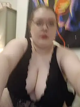 Snapshot of Sexycurvyemilyy chatting on June 2026 09:31:02 PM Sexycurvyemilyy online show from June 2026 09:31:02 PM